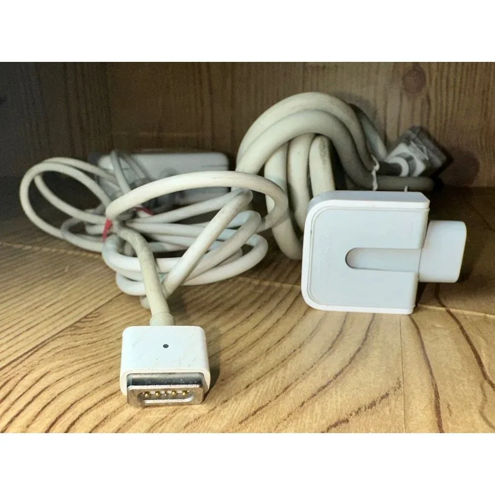 Original APPLE MacBook Pro 60W MagSafe Power Adapter Charger A1184 A1330 A1344